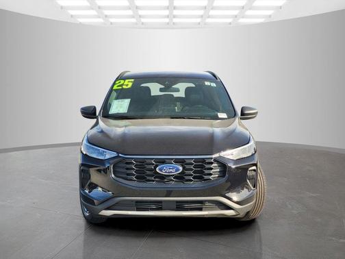 Agate Black Metallic 2025 Ford Escape ST-Line