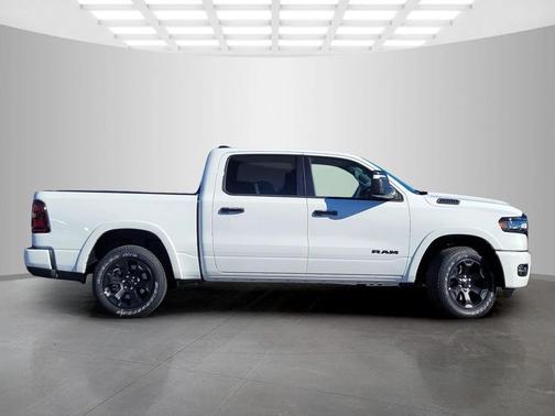 Bright White Clearcoat 2026 RAM 1500 Big Horn/Lone Star