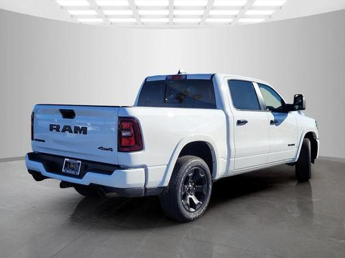 Bright White Clearcoat 2026 RAM 1500 Big Horn/Lone Star