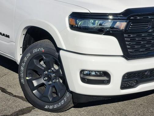Bright White Clearcoat 2026 RAM 1500 Big Horn/Lone Star