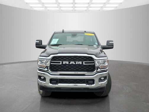Diamond Black Crystal Pearlcoat 2024 RAM 2500 Big Horn Crew Cab 4x4 6'4' Box