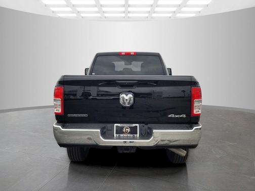 Diamond Black Crystal Pearlcoat 2024 RAM 2500 Big Horn Crew Cab 4x4 6'4' Box