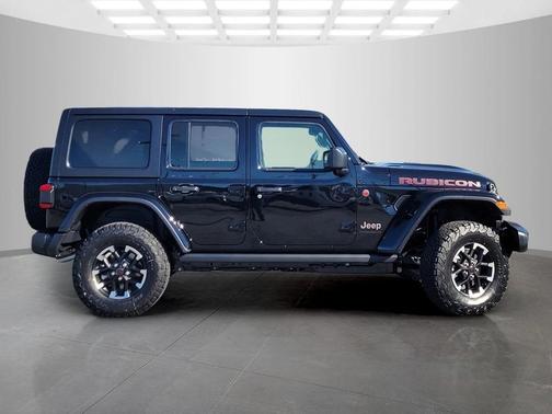 Black Clearcoat 2026 Jeep Wrangler Rubicon