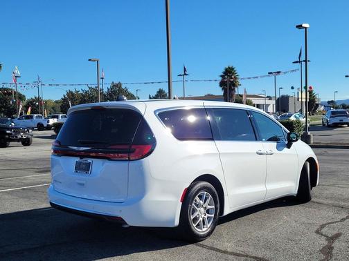 2026 Chrysler Pacifica L
