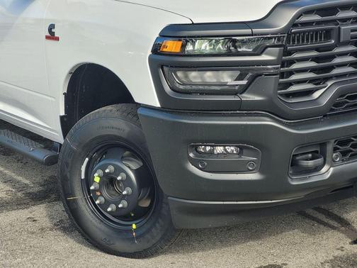 2026 RAM 3500 Tradesman Crew Cab 4x4 8' Box