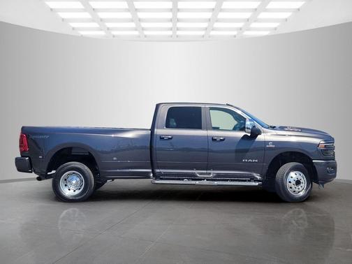2025 RAM 3500 Laramie Crew Cab 4x4 8' Box