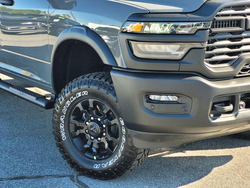 Ceramic Gray Clearcoat 2026 RAM 2500 Tradesman Crew Cab 4x4 6'4' Box