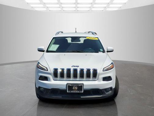 Bright White Clearcoat 2016 Jeep Cherokee Latitude
