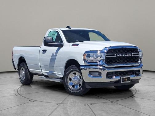 2024 RAM 2500 Tradesman Regular Cab 4x2 8' Box