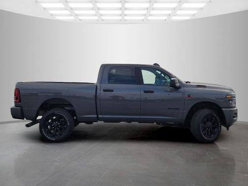 Ceramic Gray Clearcoat 2026 RAM 2500 Big Horn Crew Cab 4x4 6'4' Box