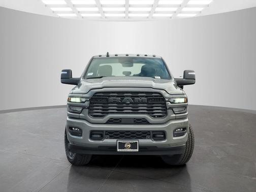 Ceramic Gray Clearcoat 2026 RAM 2500 Big Horn Crew Cab 4x4 6'4' Box