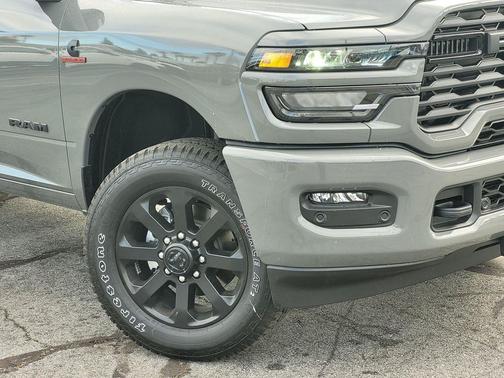 Ceramic Gray Clearcoat 2026 RAM 2500 Big Horn Crew Cab 4x4 6'4' Box