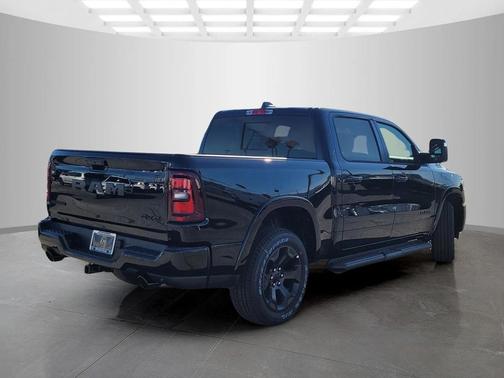 Diamond Black Crystal Pearlcoat 2026 RAM 1500 Big Horn/Lone Star
