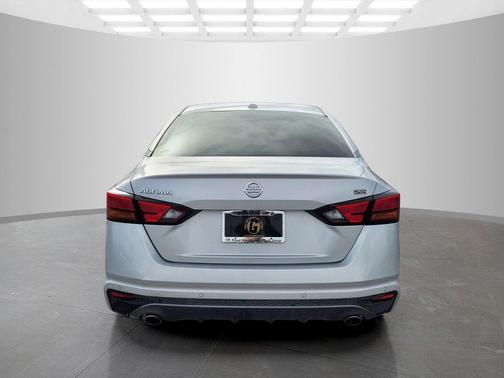 2022 Nissan Altima SR FWD