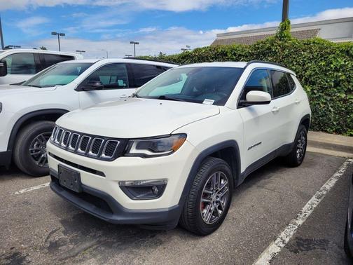 White Clearcoat 2017 Jeep New Compass Latitude