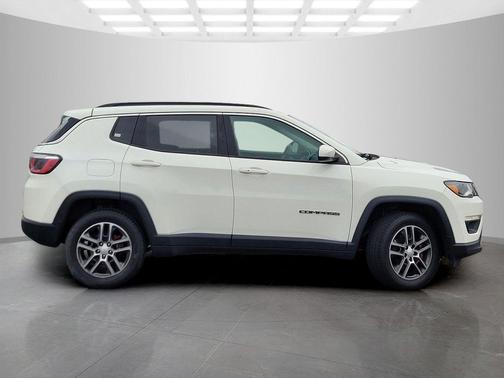 White Clearcoat 2017 Jeep New Compass Latitude