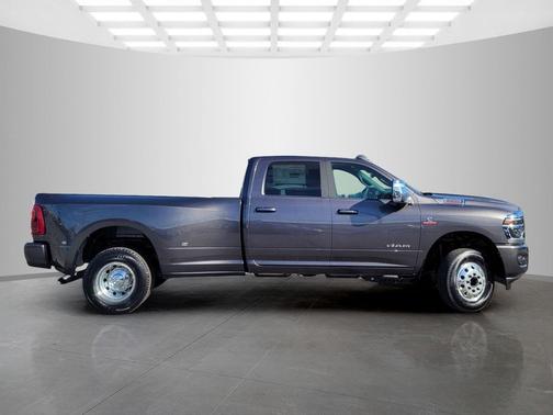 2026 RAM 3500 Laramie Crew Cab 4x4 8' Box