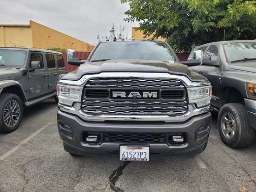Granite Crystal Metallic Clearcoat 2022 RAM 3500 Limited Crew Cab 4x4 8' Box