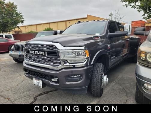 Granite Crystal Metallic Clearcoat 2022 RAM 3500 Limited Crew Cab 4x4 8' Box