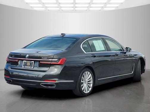 2022 BMW 740 i xDrive