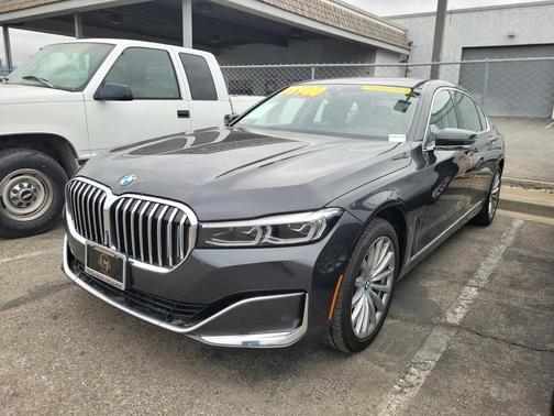 2022 BMW 740 i xDrive
