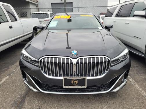 2022 BMW 740 i xDrive
