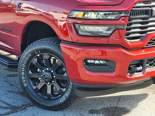Molten Red Pearlcoat 2026 RAM 2500 Big Horn Crew Cab 4x4 6'4' Box