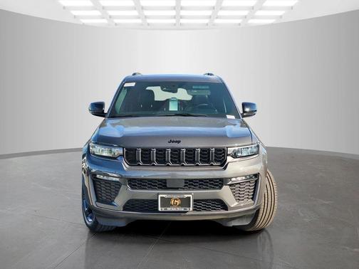 Baltic Gray Metallic Clearcoat 2026 Jeep Grand Cherokee Limited