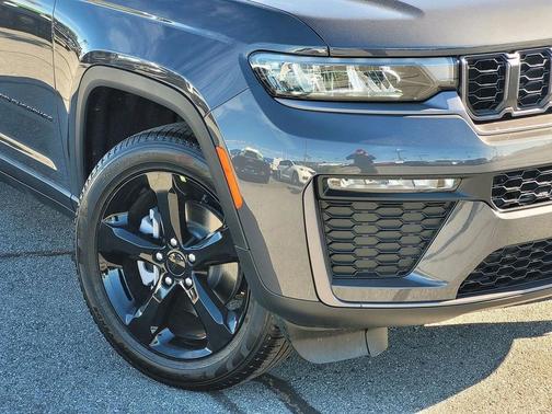 Baltic Gray Metallic Clearcoat 2026 Jeep Grand Cherokee Limited
