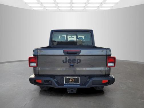 Granite Crystal Metallic Clearcoat 2026 Jeep Gladiator Sport