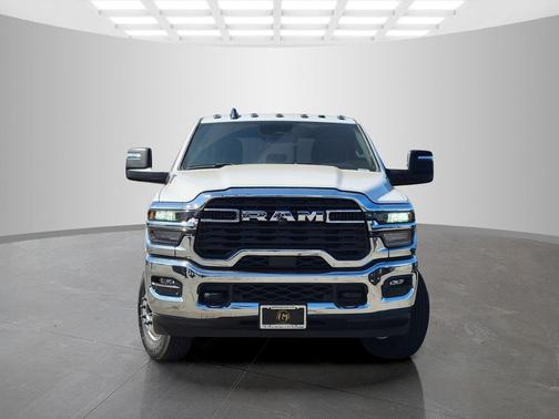 2025 RAM 3500 Tradesman Crew Cab 4x4 8' Box