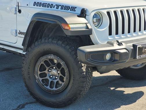 Bright White Clearcoat 2023 Jeep Wrangler 4-Door High Tide 4x4