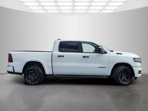 Bright White Clearcoat 2026 RAM 1500 Big Horn/Lone Star