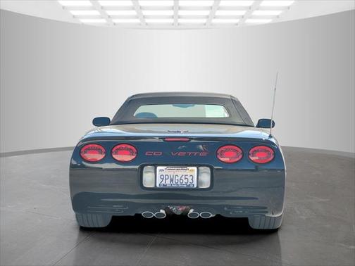 2004 Chevrolet Corvette Base