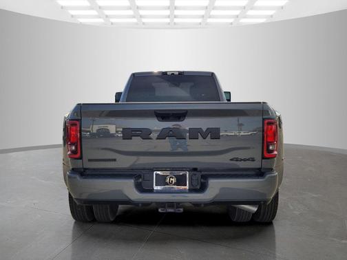 2026 RAM 3500 Big Horn Crew Cab 4x4 8' Box