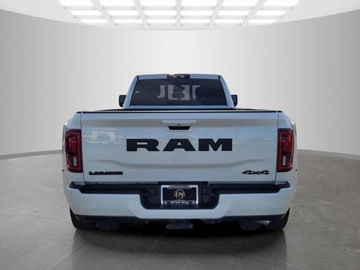 2026 RAM 3500 Laramie Crew Cab 4x4 8' Box