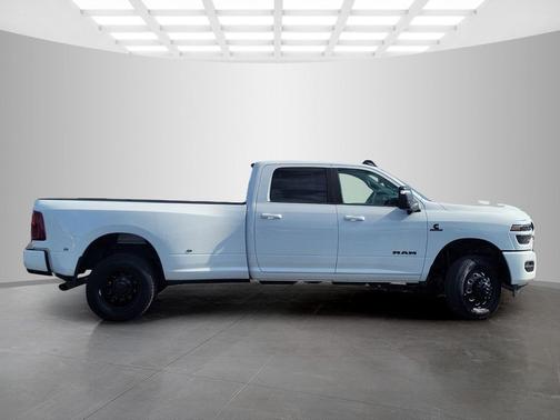 2026 RAM 3500 Laramie Crew Cab 4x4 8' Box