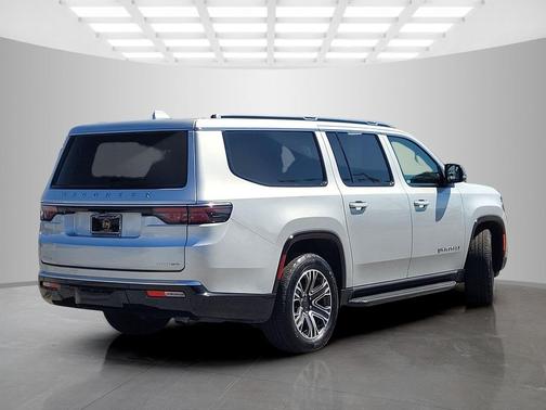 2023 Jeep Wagoneer L Series II 4x4