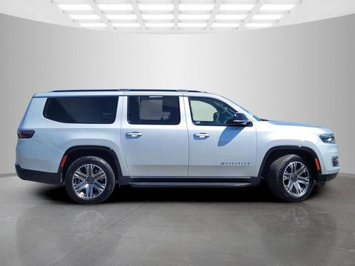 2023 Jeep Wagoneer L Series II 4x4