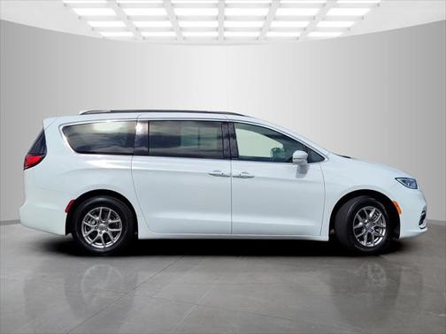 2022 Chrysler Pacifica Touring