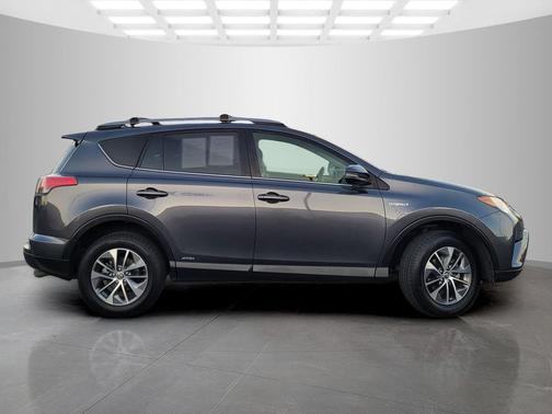 2017 Toyota RAV4 Hybrid XLE
