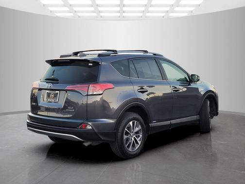 2017 Toyota RAV4 Hybrid XLE