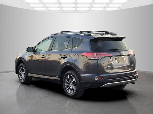 2017 Toyota RAV4 Hybrid XLE