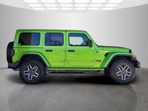 mojito clearcoat 2026 Jeep Wrangler 4-Door Sahara 4x4