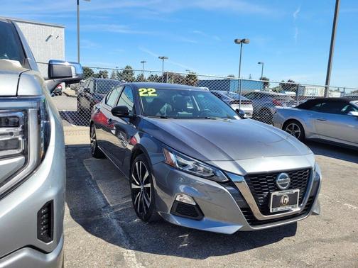 2022 Nissan Altima SR FWD