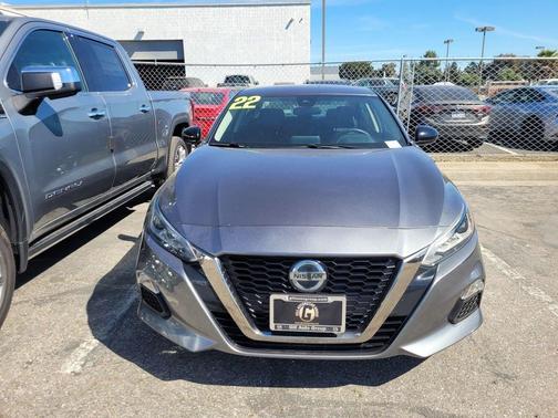 2022 Nissan Altima SR FWD