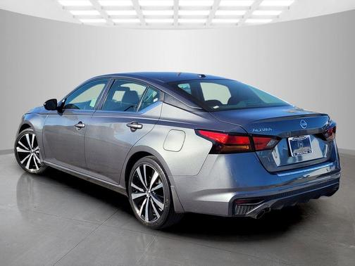 Gun Metallic 2022 Nissan Altima SR FWD