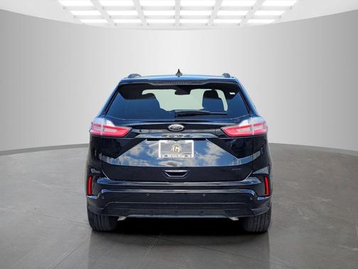 2023 Ford Edge SE