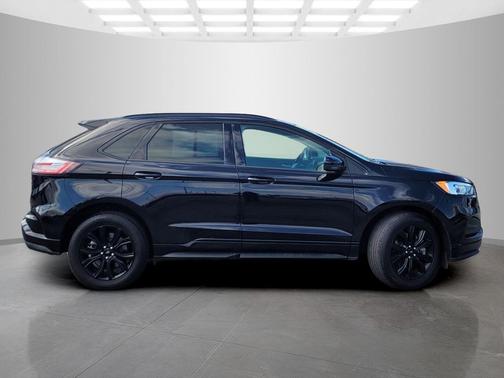 2023 Ford Edge SE