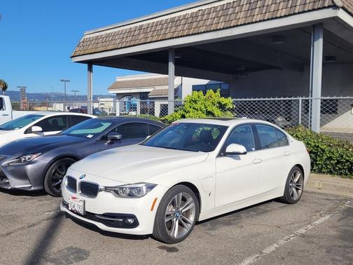 2018 BMW 330e iPerformance